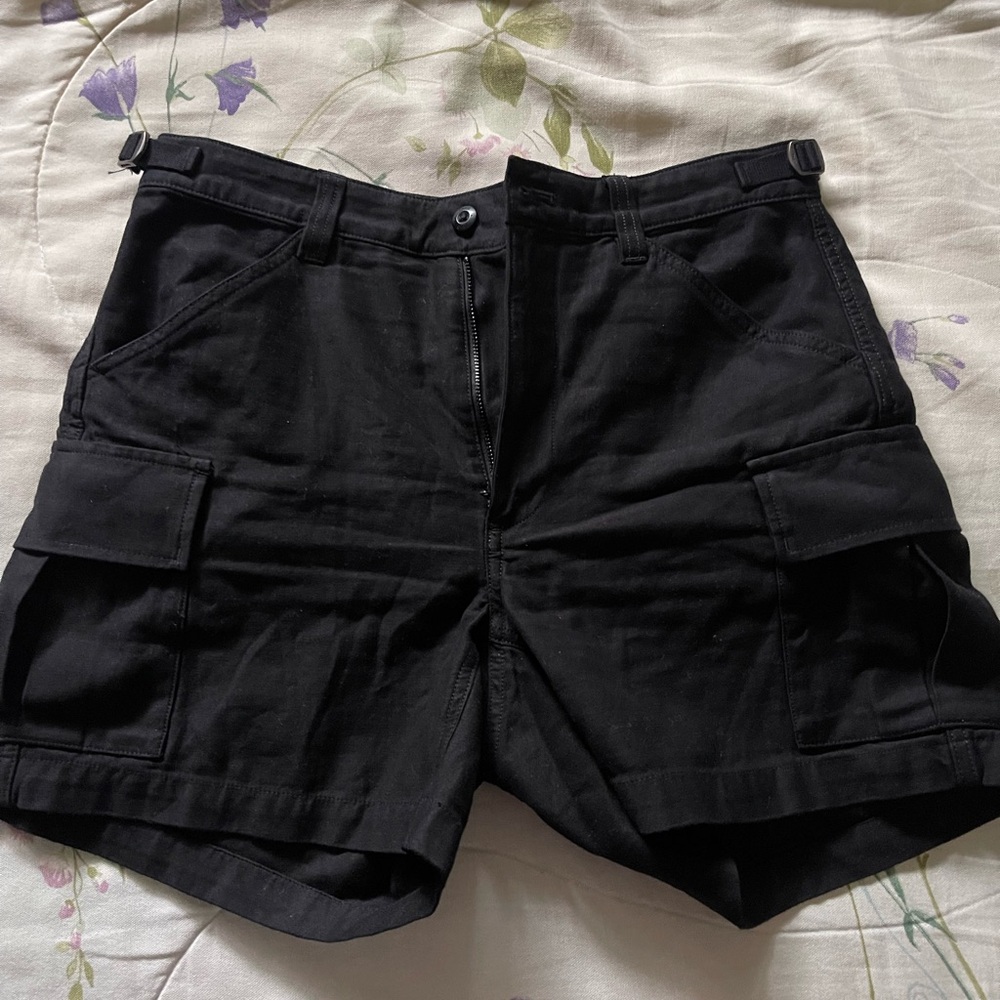 Aritzia TNA Cargo Shorts